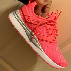 Women’s pumas sneakers